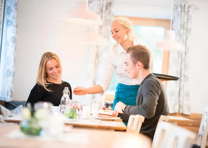 Stefanies-cafe-pension-kultur 招待所 3*